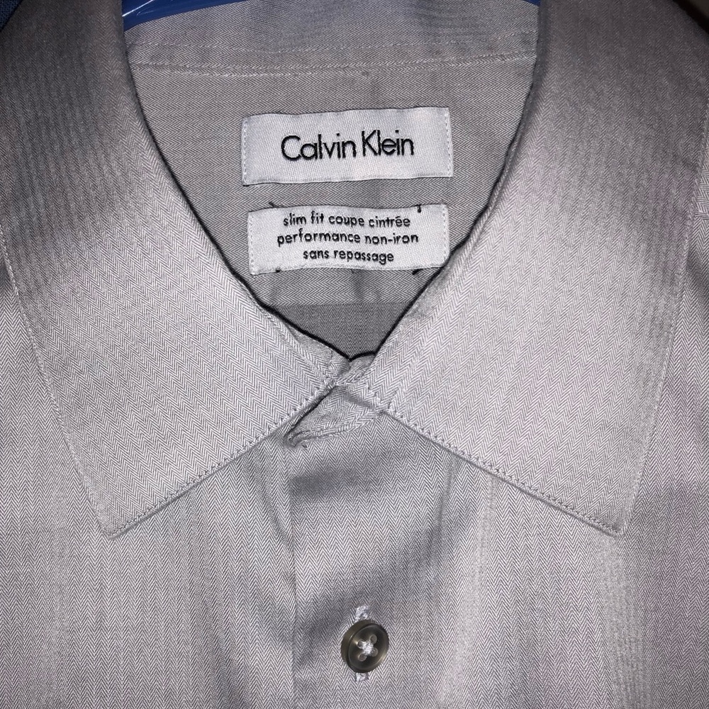 Calvin Klein 15.5 neck 32-33 slim fit dress shirt